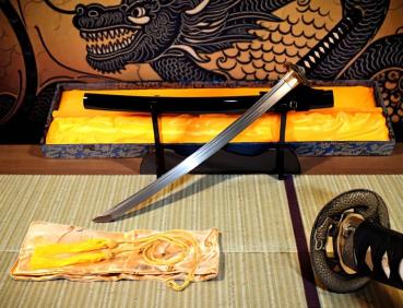 Dragon Wakizashi mit 12-mal gefalteter Damast-Klinge Feng Lin Handgeschmiedetes Samurai Schwert