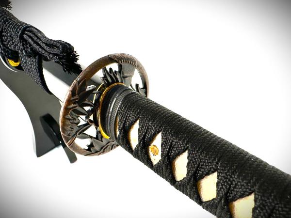 Seinei Katana mit 12-mal gefalteter Damast Stahl Klinge Handgeschmiedetes Samurai Schwert der Serie FENG LIN