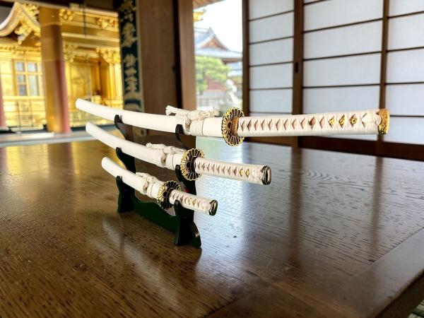 Sujin Schwerter-Set mit 12-mal gefalteter Damast Klinge Feng Lin Handgeschmiedete Samurai Schwerter